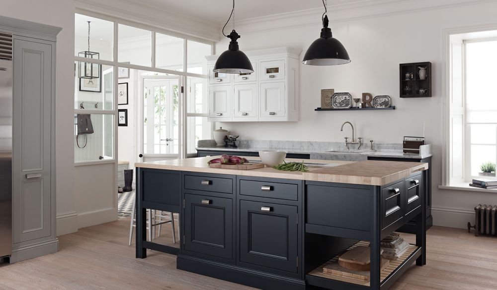 Half Pencil and Scalloped kitchen | Charcoal and Partridge grey